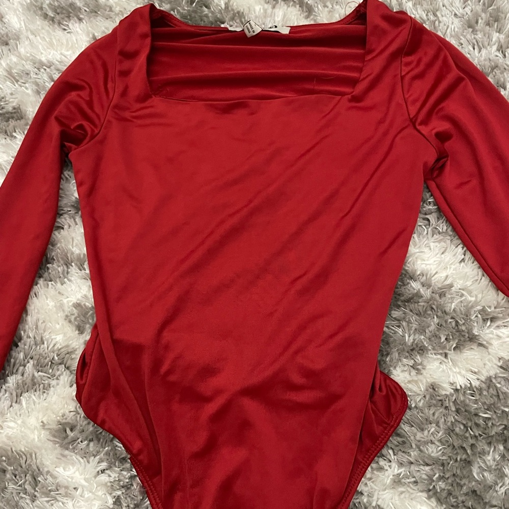 red square neck long sleeve bodysuit